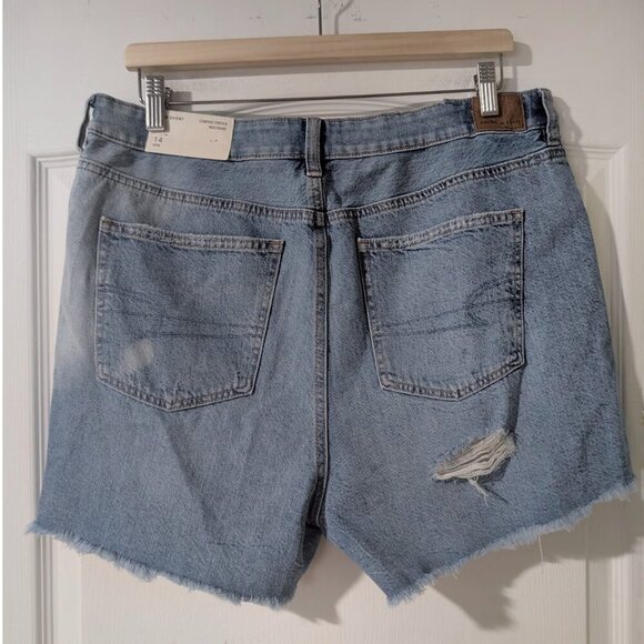 (Flaws) NWT AE | Distressed Mom Shorts in light blue - Picture 4 of 16